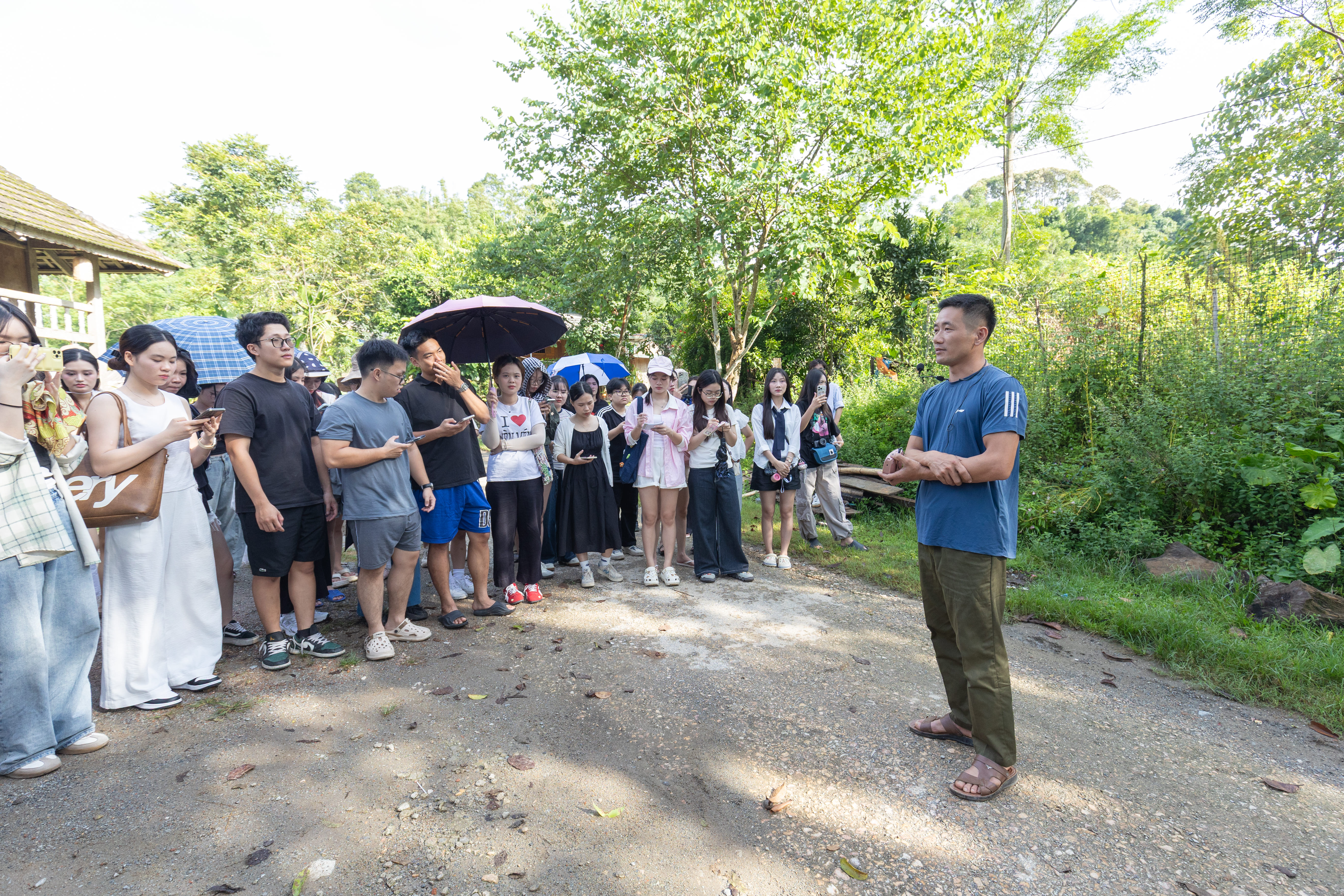 Lối sống người dân Bản Phụ Mẫu